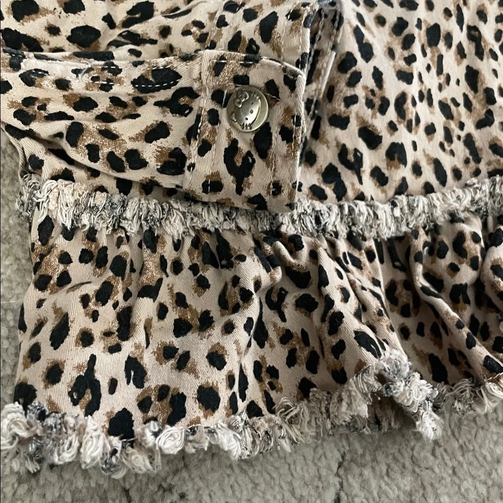 Hello Kitty Leopard 🐆 Print Jacket - Picture 9 of 12